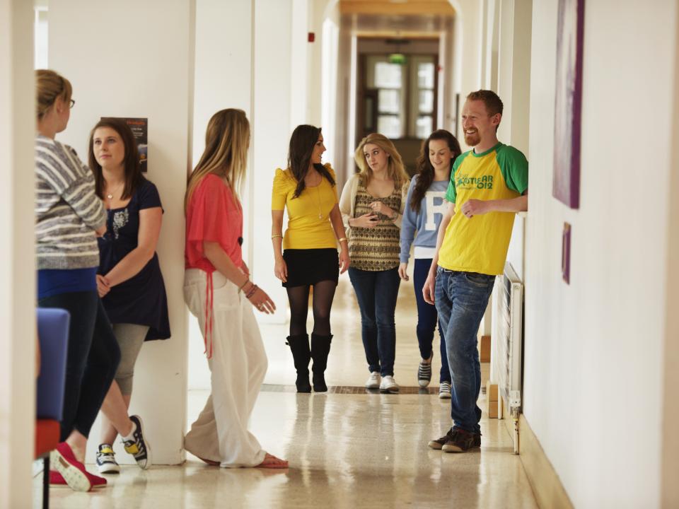 GMIT Mayo students in corridor