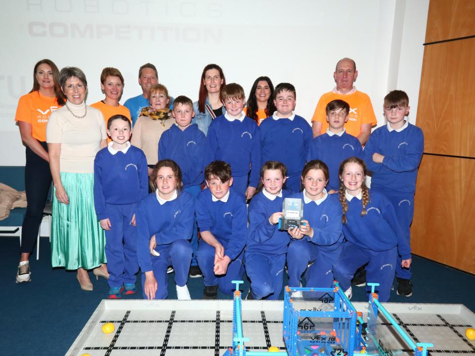 <p>Galway Vex Coordinator Dr Carine Gachon, Isobel Foye, Colm Mitchell and Gail Quinn from Trane Technologies International – Thermo King, and their teachers, at Atlantic TU on Friday, 13 May 2022 at the VEX 2022 competition.</p>
