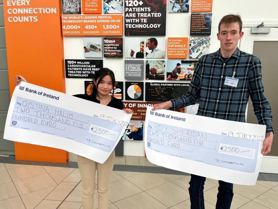 <p>L to R: students Qistina Binti Ab Halim, Energy Engineering, and Roy Sheridan, Mechanical Engineering, both of whom received bursaries based upon their academic achievement and will now be completing final year projects for TE connectivity.</p>
